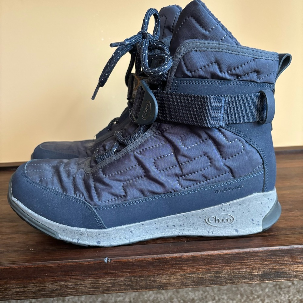 Chaco Borealis Quilt Waterproof Boots - Women's size 8 Blue Hiking sneak…